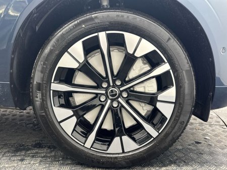 2026 Volvo XC60 - thumbnail 5