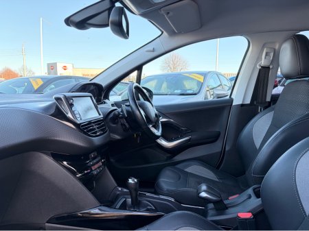 2017 Peugeot 2008 1.2 ALLURE  AUTOMATIC ** TOP SPEC ** 2 KEYS ** SUPERB EXAMPLE ** €11,995 thumbnail