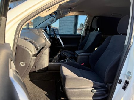 2021 Toyota Landcruiser LAND CRU SWB COMMERCIAL 2DR, VAT INVOICE , Fully Serviced , New 12 MTH DOE , Reverse Camera , 2.8 Dsl Manual , € 143 p/w & €17,950 Trade in / Deposit , Cruise Control , Dual Climate Control , €38,980 thumbnail