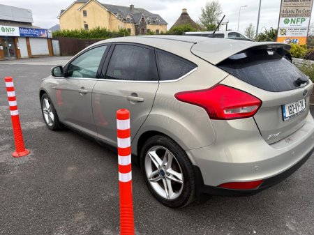 2018 Ford Focus - thumbnail 4