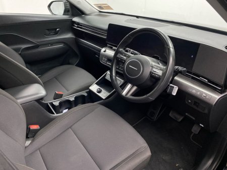 2024 Hyundai Kona 1.6 HYBRID Signature Auto €25,995 thumbnail