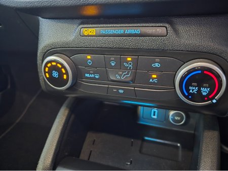 2019 Ford Focus - thumbnail 17