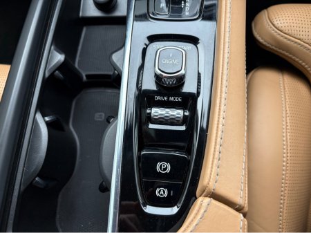 2016 Volvo XC90 2.0 Petrol hybrid VOLVO XC90 T8 INSCRIPTION €28,990 thumbnail