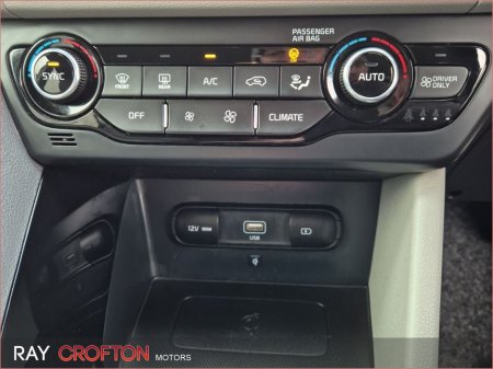 2020 Kia Niro 1.6 GDI PLUG-IN HYBRID PE Auto €23,950 thumbnail