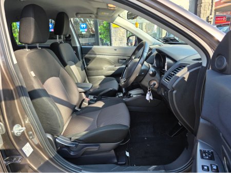 2019 Mitsubishi ASX - thumbnail 13