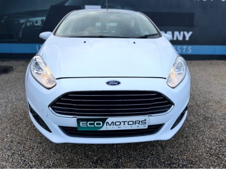 2013 Ford Fiesta ZETEC - 1.2 - LOW MILES - FULL SERVICE HISTORY €7,995 thumbnail