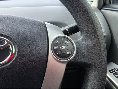 2013 Toyota Prius Alpha - thumbnail 20