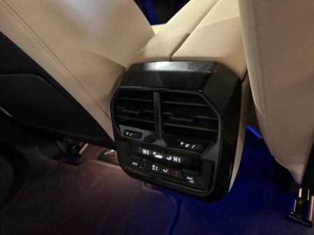 2023 BMW iX - thumbnail 10