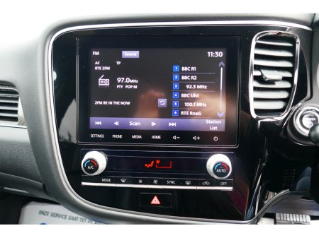 2020 Mitsubishi Outlander 2.4 DYNAMICS PHEV 221 €23,500 thumbnail