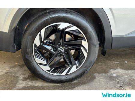 2025 Nissan Qashqai ePOWER QASHQAI SV PREMIUM €40,995 thumbnail