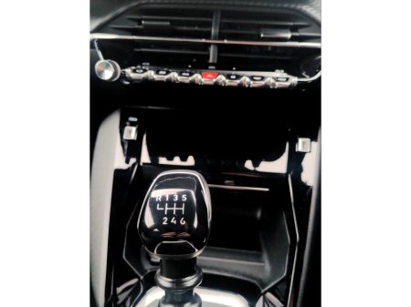 2024 Peugeot 2008 1.2 Puretech 100bhp Allure €27,950 thumbnail