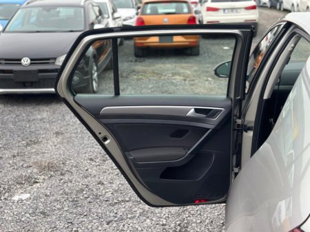 2013 Volkswagen Golf - thumbnail 10