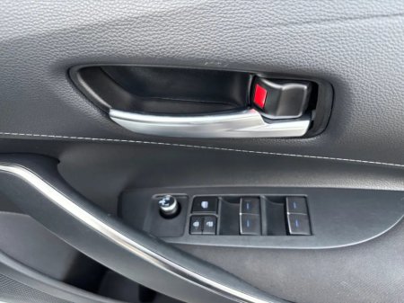 2022 Toyota Corolla 1.8 Hybrid Luna Saloon €20,500 thumbnail