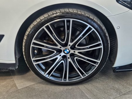 2021 BMW 5 Series - thumbnail 6