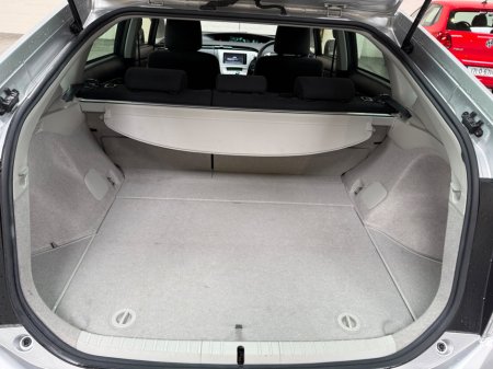 2015 Toyota Prius - thumbnail 23