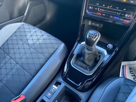 2023 Volkswagen T-Roc R-Line 2.0 TDI 116BHP €30,500 thumbnail