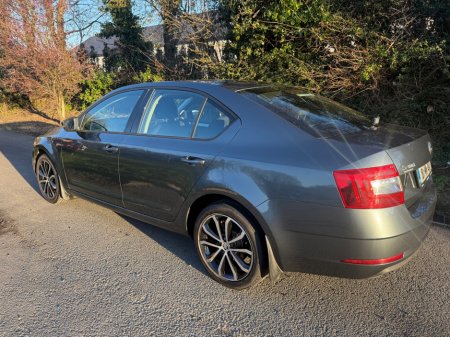 2018 Skoda Octavia - thumbnail 5