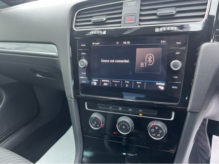 2018 Volkswagen Golf R LINE 1.5 TSI MANUAL, 2 YEAR NCT, LOW TAX, LOW INSURANCE €18,995 thumbnail