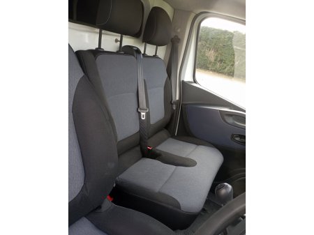 2015 Vauxhall Vivaro - thumbnail 4