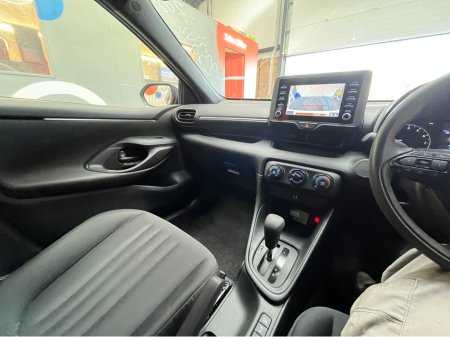 2022 Toyota Yaris - thumbnail 13