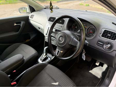 2011 Volkswagen Polo - thumbnail 12