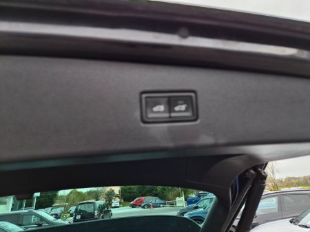 2018 Volkswagen Tiguan - thumbnail 4