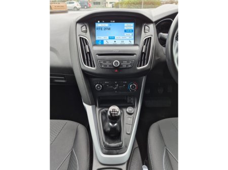 2018 Ford Focus - thumbnail 16