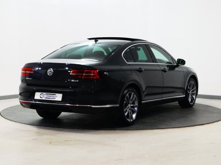 2017 Volkswagen Passat - photo 3