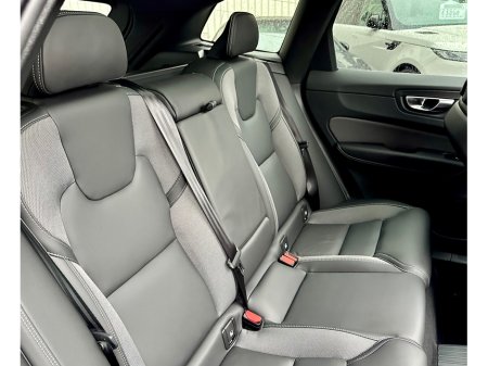 2025 Volvo XC60 AWD T6 TOP SPEC thumbnail
