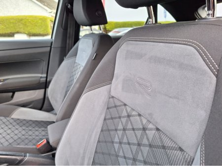 2022 Volkswagen Taigo R-LINE 1.0 TSI 110HP *Top Spec/Heated Seats/Automatic/Reverse Camera* thumbnail