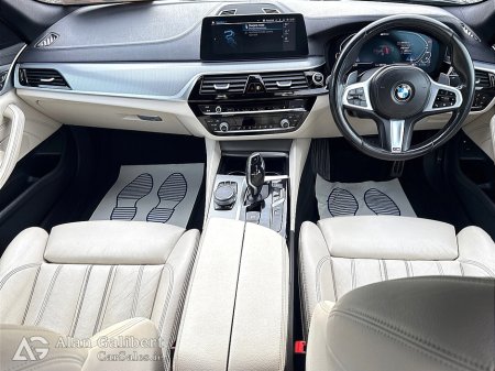 2020 BMW 5 Series - thumbnail 15
