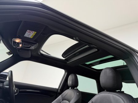 2023 MINI Cooper S ELECTRIC LEVEL 3 €25,990 thumbnail