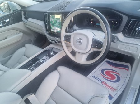 2023 Volvo XC60 B4 Plus Bright 5DR Auto €44,950 thumbnail