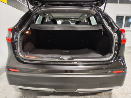 2017 Nissan Qashqai 1.5 DCI N-CONNECTA 5DR 110PS €11,995