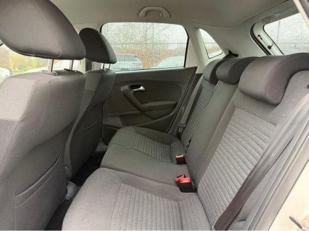 2013 Volkswagen Polo - thumbnail 17