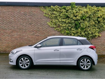 2018 Hyundai i20 DELUXE Finance Available €9,994 thumbnail