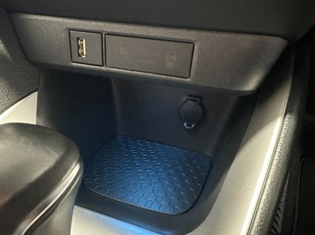 2021 Toyota Yaris - thumbnail 23