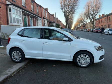 2015 Volkswagen Polo DBA-6RCJZ €11,950 thumbnail