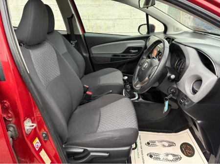 2015 Toyota Yaris SOL 1.33 PETROL 6 SPEED MANUAL 4DR HATCHBACK *ONE OWNER IRISH CAR* *TOP SPEC* *FULL TOYOTA SERVICE HISTORY* *NEW NCT 01/2027* *€200 ROAD TAX* *FINANCE ARRANGED TODAY* €10,450 thumbnail
