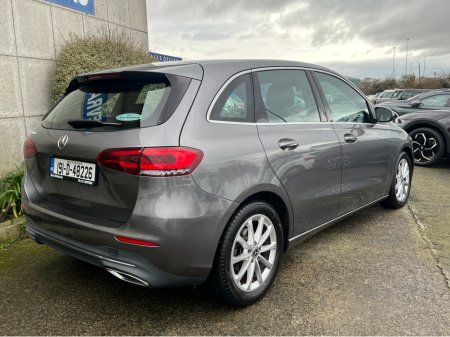 2019 Mercedes-Benz B Class B180 SPORT AUTOMATIC 1.3 PETROL //LOW MILES//HALF LEATHER SEATS//SAT NAV//REVERSE CAMERA// €20,950 thumbnail