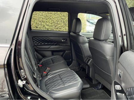 2021 Mitsubishi Outlander - thumbnail 9