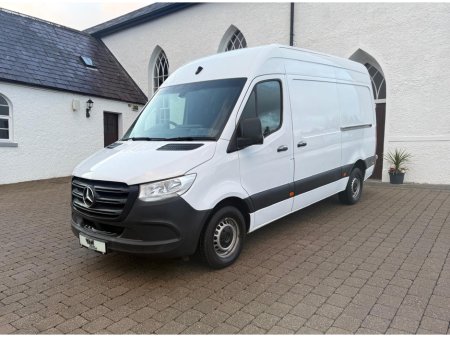 2021 Mercedes-Benz Sprinter - view 2
