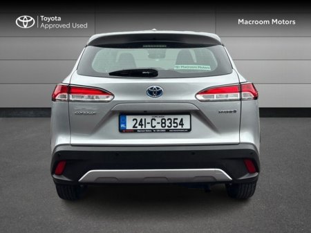 2024 Toyota Corolla Cross CROSS LUNA 1.8 €34,000 thumbnail