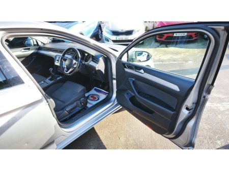 2022 Volkswagen Passat - thumbnail 9