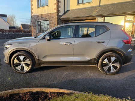 2023 Volvo XC40 - thumbnail 4