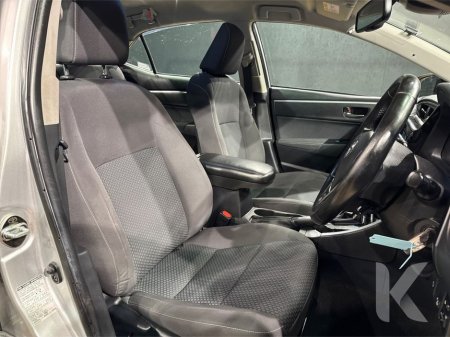 2017 Toyota Corolla - thumbnail 14