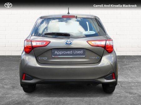 2018 Toyota Yaris Hybrid Luna €17,950 thumbnail