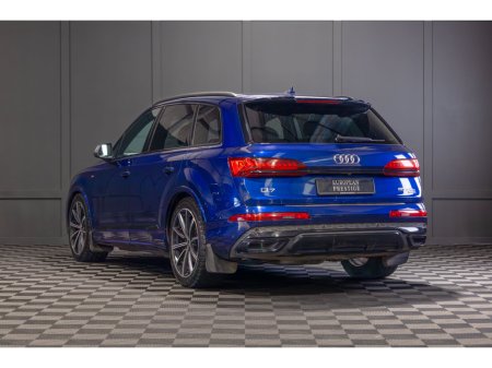 2023 Audi Q7 60 TFSI e Competition €71,950