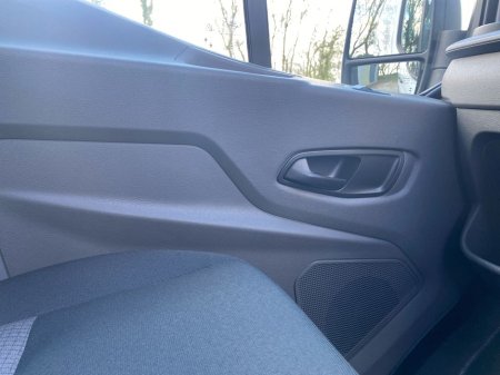 2025 Ford Transit - thumbnail 11