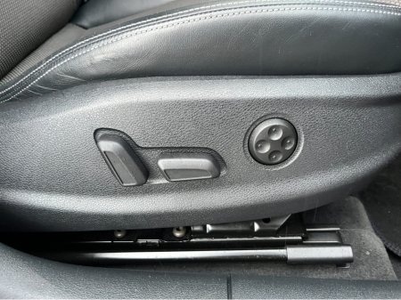 2020 Audi A3 S-LINE AUTOMATIC 1.4 PETROL //HIGH SPEC//HALF LEATHER HEATED SEATS//REVERSE CAMERA//KEYLESS ENTRY//ADAPTIVE CRUISE CONTROL// €24,950 thumbnail